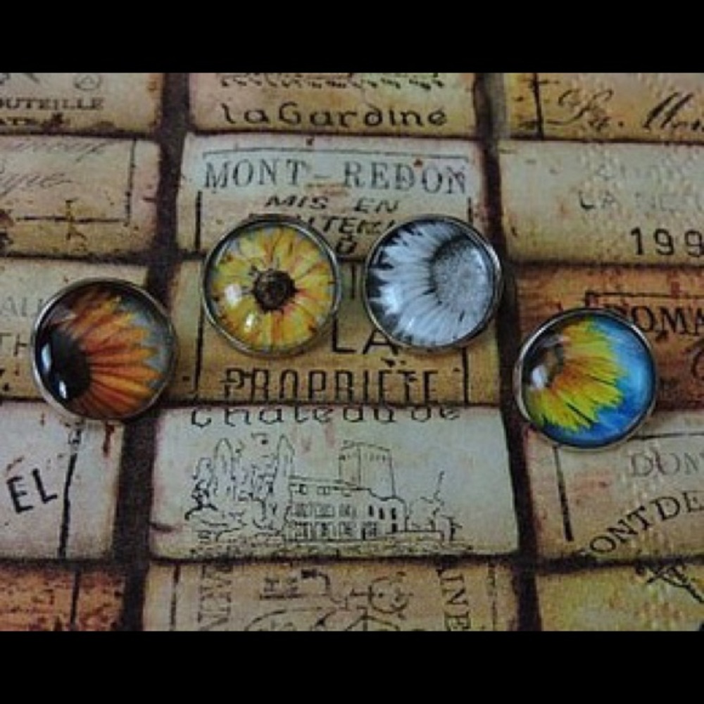 Glass bezel wine charms